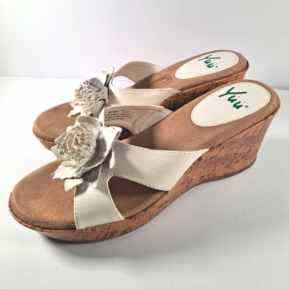 Yuu Women's White Wedge Sandals. White New, never worn. Size 7.5M. - Picture 1 of 6